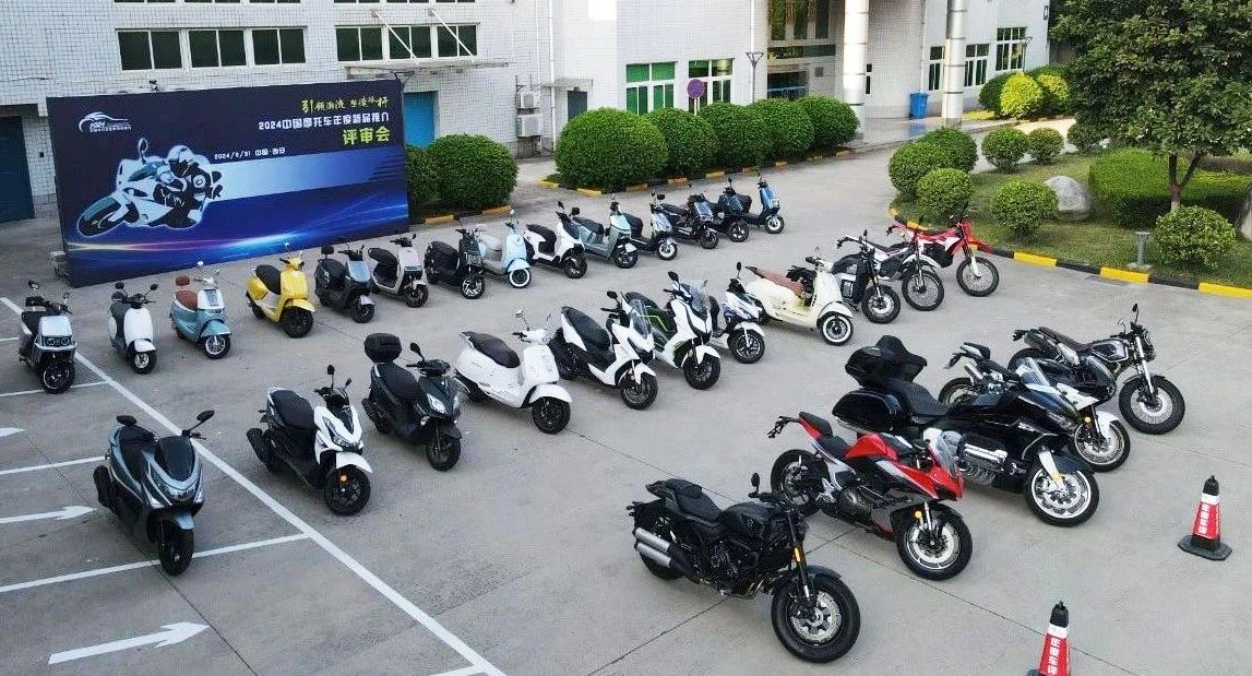 臺(tái)鈴長(zhǎng)續(xù)航電動(dòng)車(chē)